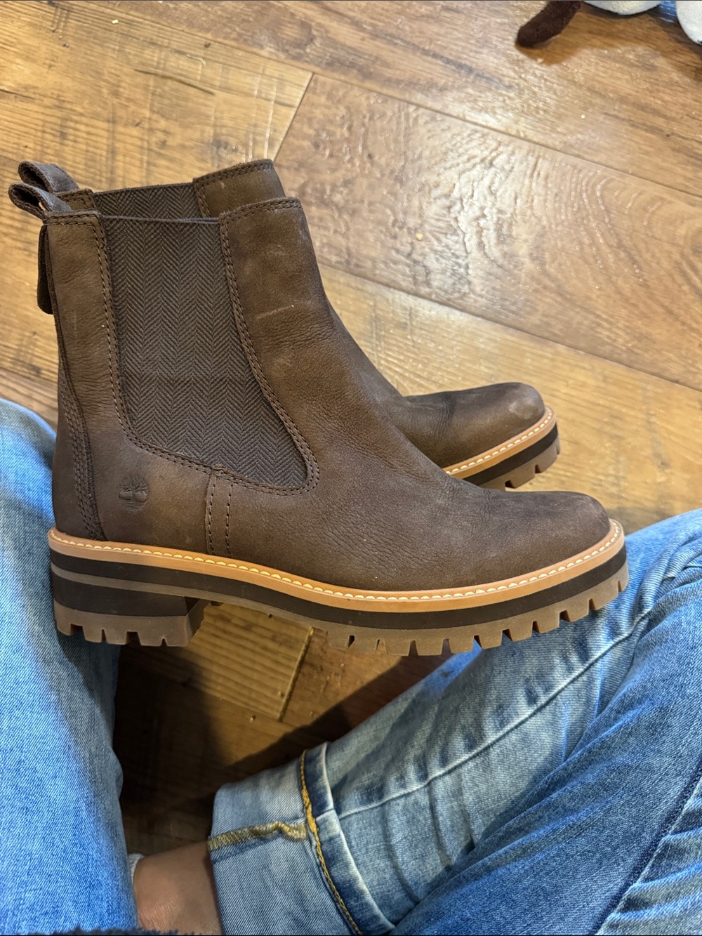 Timberland women’s Dark Brown Leather boots